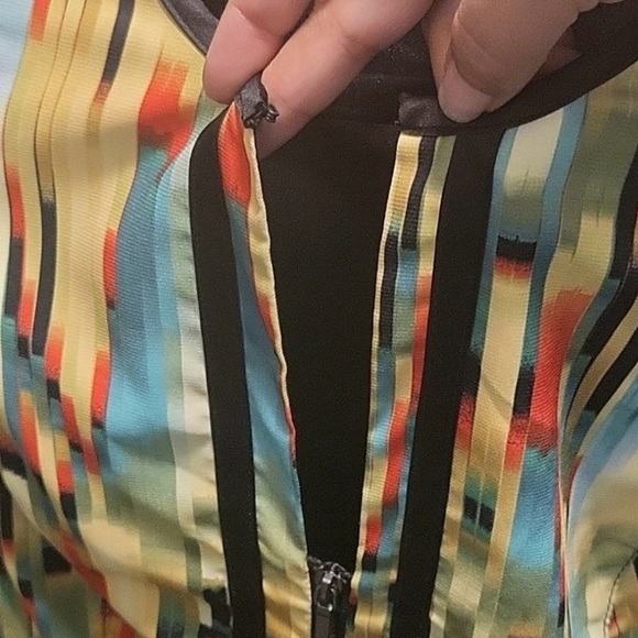 Multi color Bebe dress - Picture 3 of 3